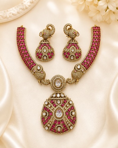 Exclusive — Necklace, RW1625